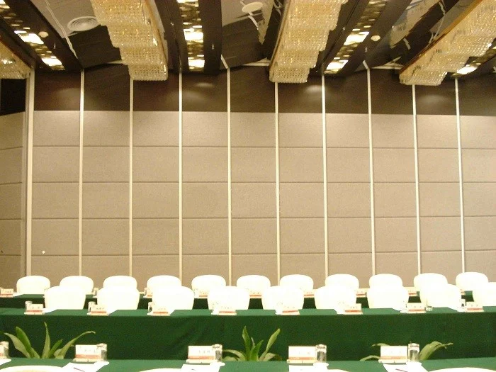 Modern Temporary Office Partition Walls With Aluminum Track 6m Height
