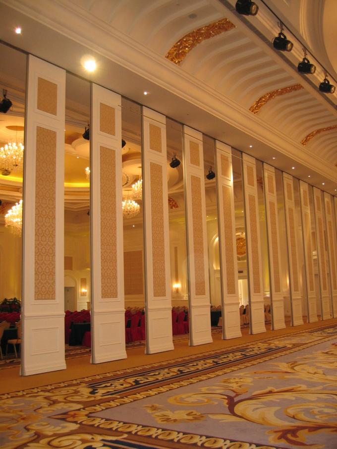 Movable Operable Partition Walls For Restaurant / Soundproof Room Dividers 1