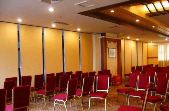 Multi Color Acoustic Room Dividers / Commercial Furniture Sliding Folding Partition Walls 1