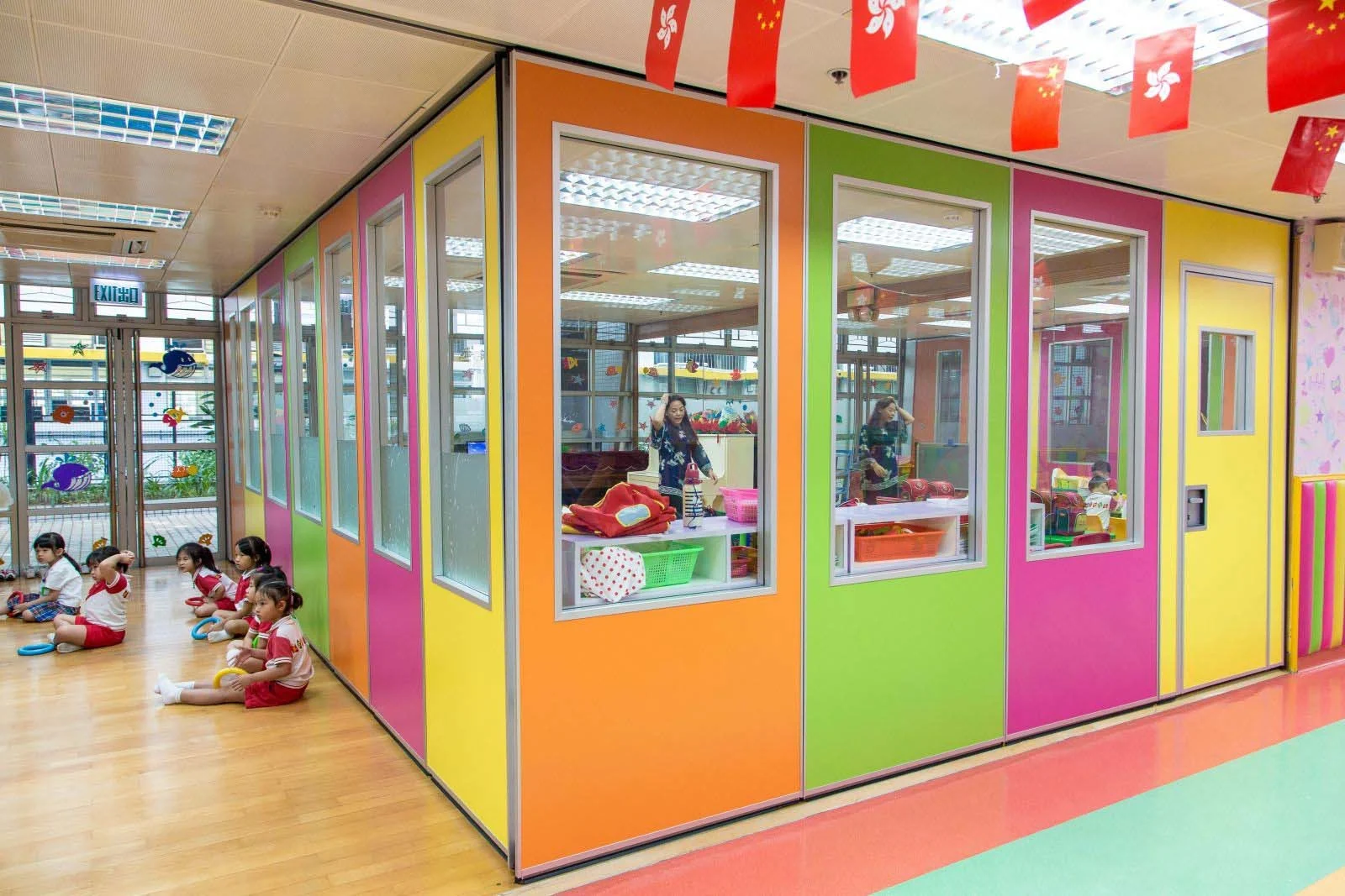 Multi Color Decorative Flexible Sliding Partition Walls / Customized Foldable Room Divider