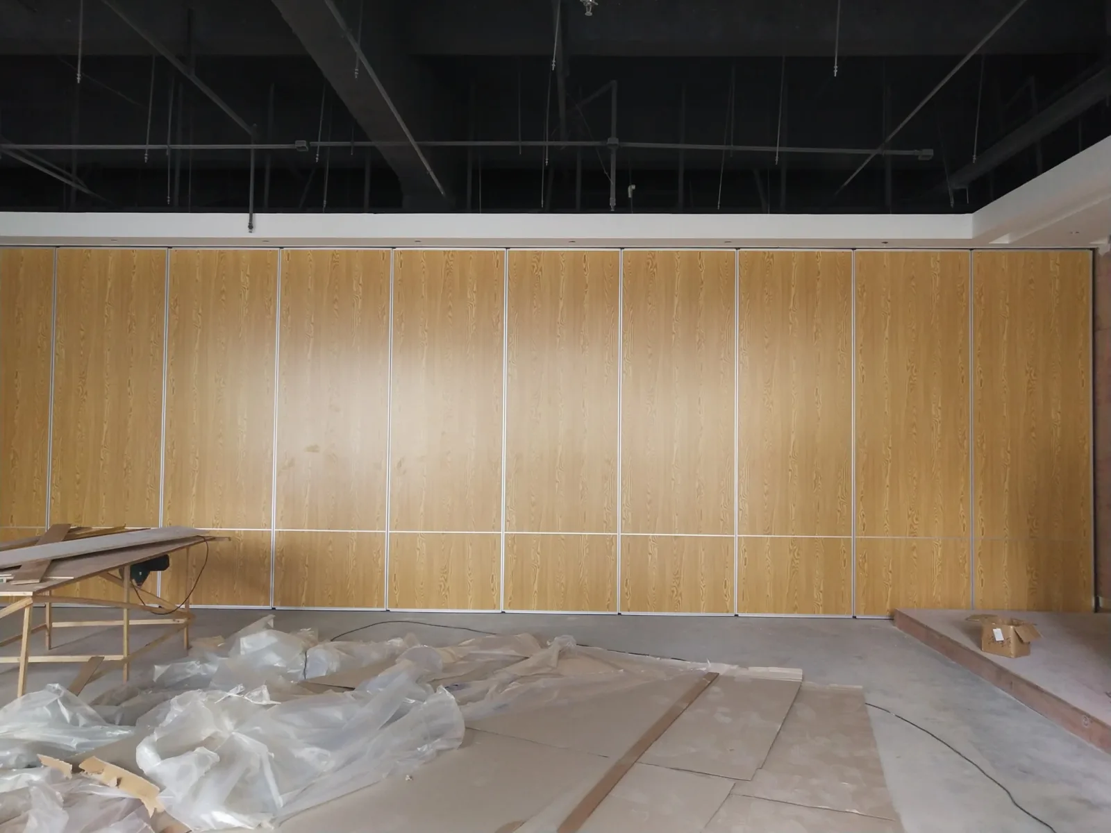 Multi Color Restaurant Partition Wall System With Aluminium Trolley Sliding Folding Doors