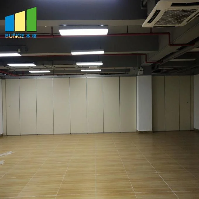 Myanmar MDF Acoustic Fabric Rolling Movable Partition Walls For Restaurant 2