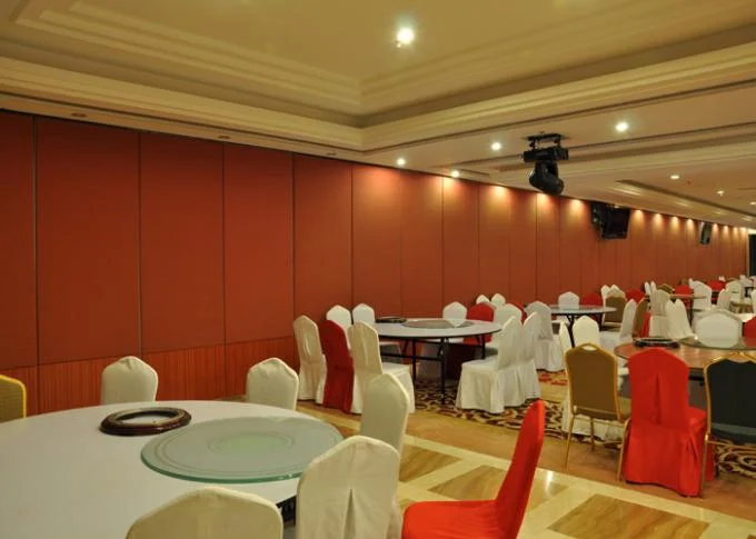 OEM ODM Ballroom Operable Sliding Partition Walls Soundproof Folding Door Banquet Hall 0