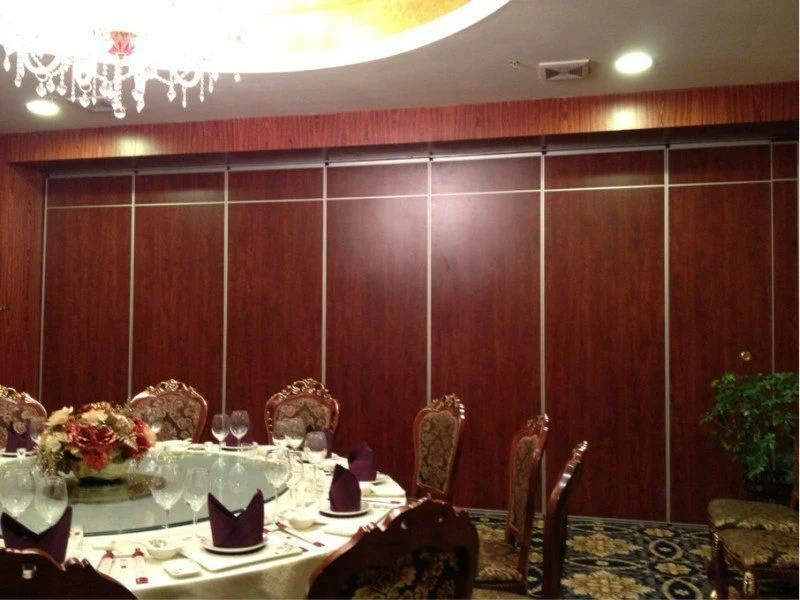 Office Sliding Partition Walls , Melamine Surface Folding Door Aluminium Profile Soundproof Room Dividers