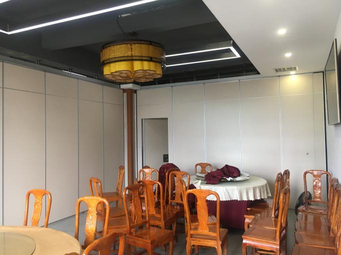 Operable Wall Sliding Aluminium Track Folding Sound Proof Partitions For Ballroom 0