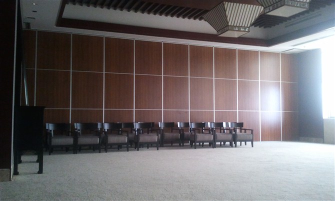 Plywood Museum Folding Sound Dampening Panels , Sound Proof Partition Walls For Exhibition 1