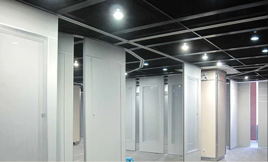Portable Wooden Room Dividers For Exhibition Hall Aluminium Track Wheel