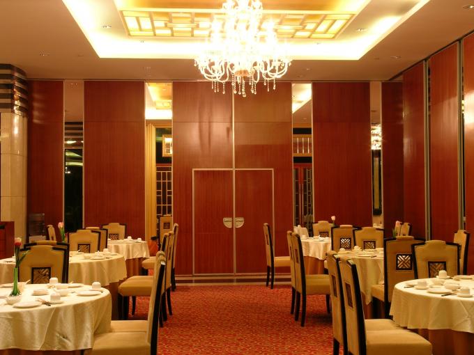 Residential Movable Partition Walls Top Hanging System Without Floor Track 1