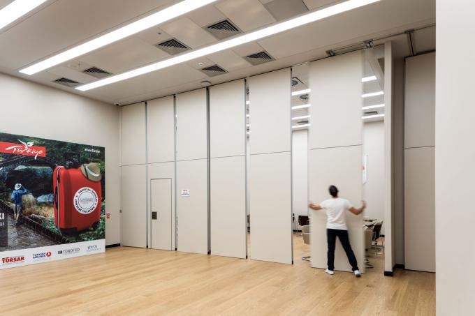Restaurant Banquet Hall Acoustic Movable Partition / Office Partition Wall 1