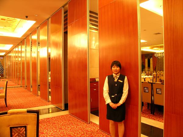 Restaurant / Conference Room Movable Partition Walls Single / double door 1