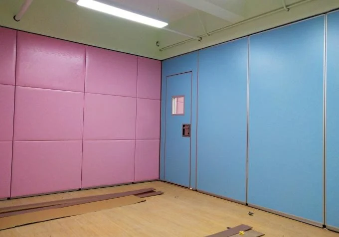 Restaurant Flexible Mobile Partition Wall For Art Gallery 4000 Meter Height 0