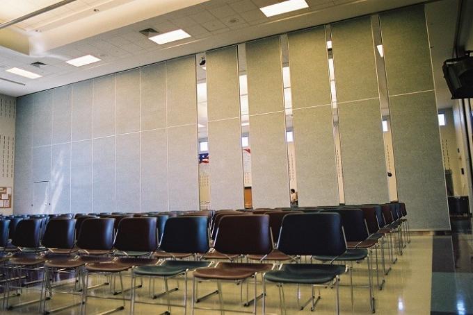 Rolling Wooden MDF Restaurant Movable Partition Walls Voice Insulation 2