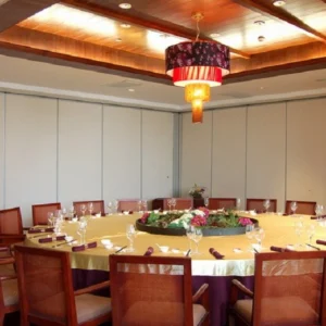 Rolling Wooden MDF Restaurant Movable Partition Walls Voice Insulation