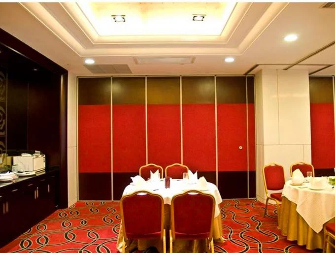 Sliding Aluminium Track Sound Reflective Accordion Partition Walls Panel Thickness 85mm 0