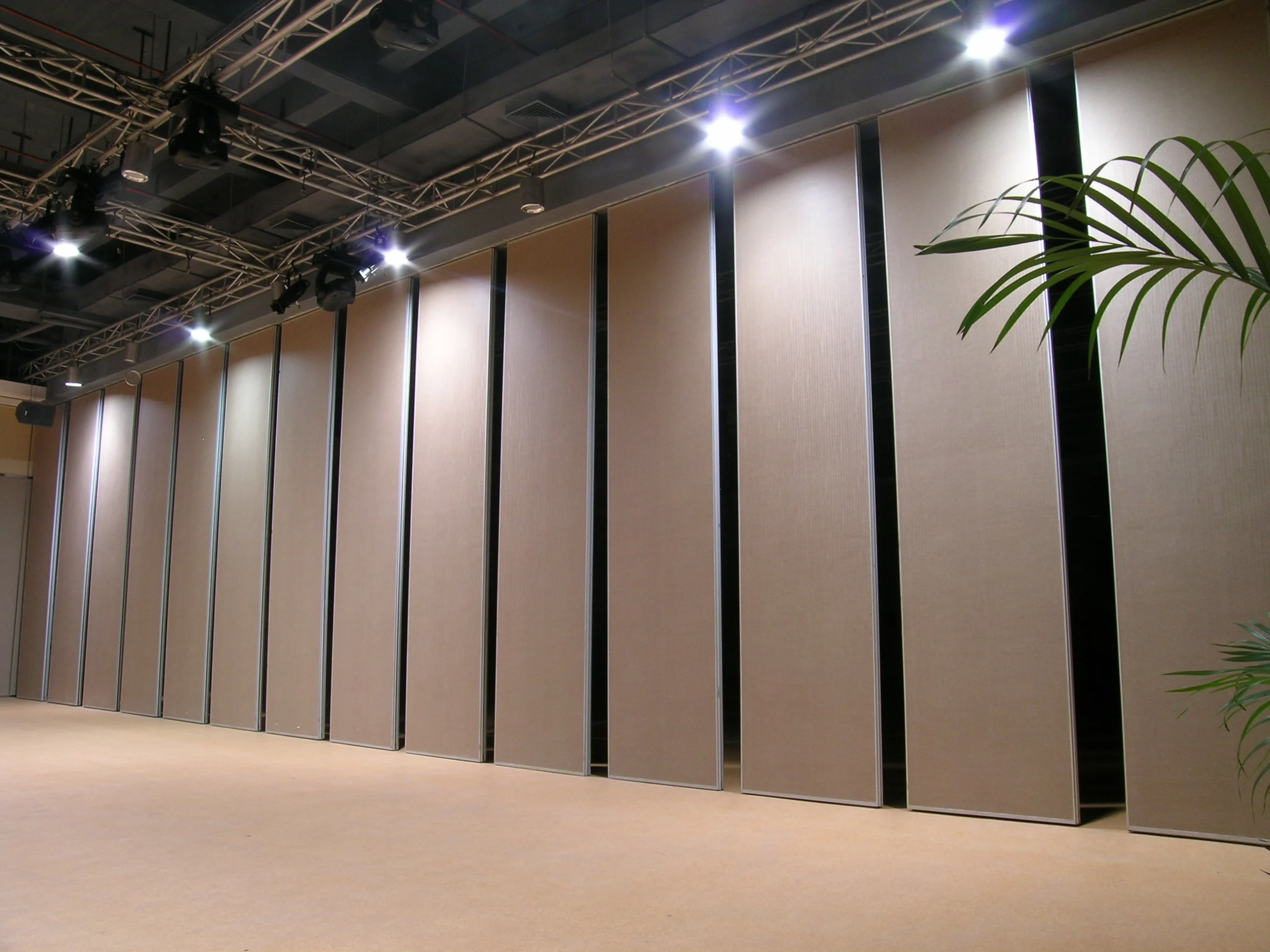 Sliding Room Dividers For Banquet Hall with Acoustic Leather Soft Cover Surface