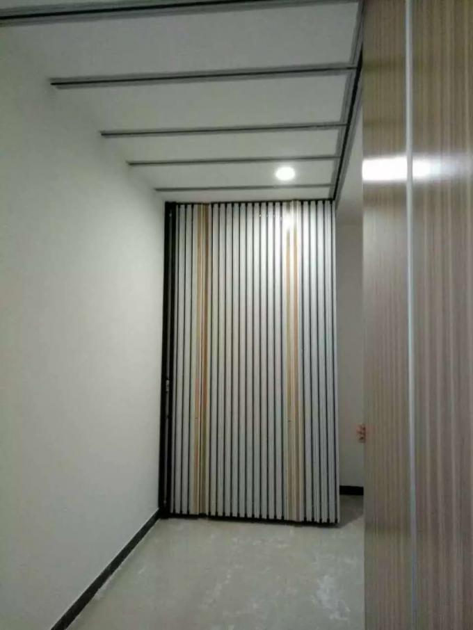 Sound Proof Conference Room Partitions , Finished Fabric Decorative Wooden Sliding Folding Walls 1