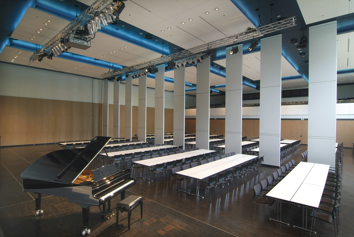 Soundproof Movable Partition Walls for Conference Room , Folding Doors Room Dividers
