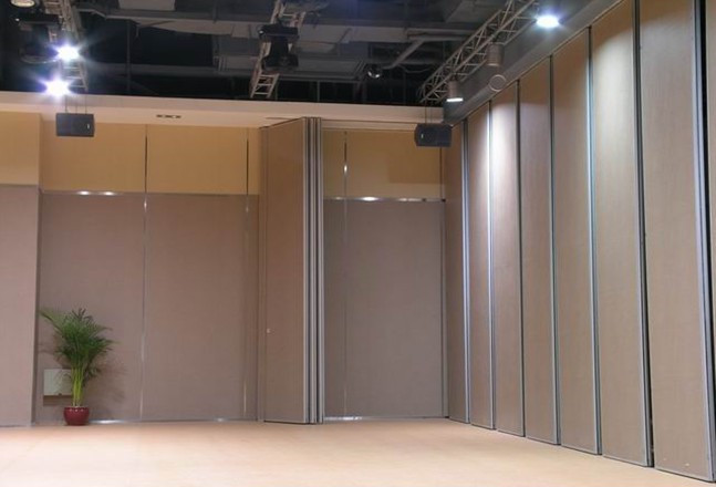 Soundproof Operable Sliding Partition Walls With Fabric MDF Hard Cover For Gymnasiums 1