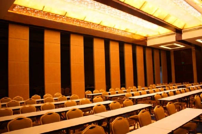 Soundproof Sliding Folding Room Partitions MDF + Aluminum Material 0