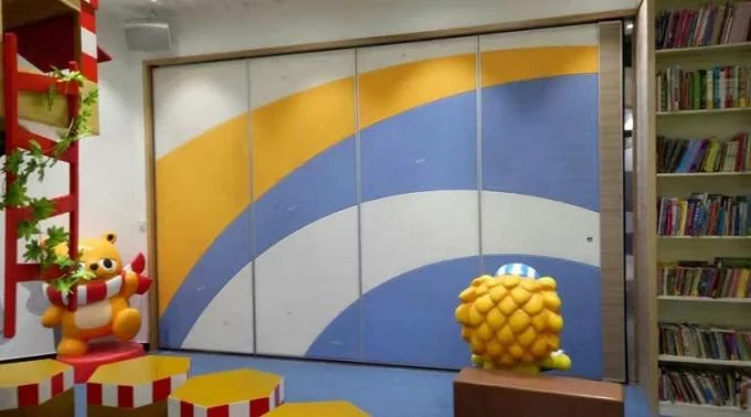 Sponge Leather Acoustic Flexible Office Partition Walls / Aluminium Frame Folding Sliding Doors 1