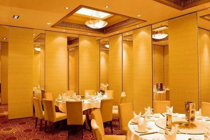 Temporary Acoustic Soundproof Movable Partition Walls , Restaurant Room Dividers 3