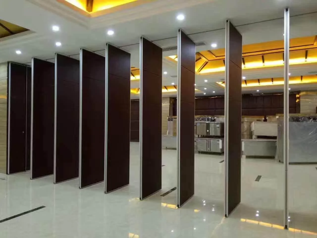 Thickness 85mm Hotel Acoustic Room Dividers With Aluminium Sliding Track