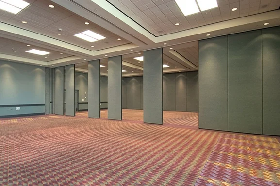 Veneer Gypsum Acoustic Folding Partitions , Accordion Folding Partitions For Restaurant 0