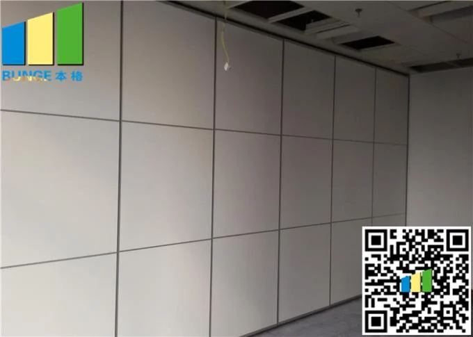 White Laminate Finish Sliding Foldable Partition Wall For Meetting Room 0