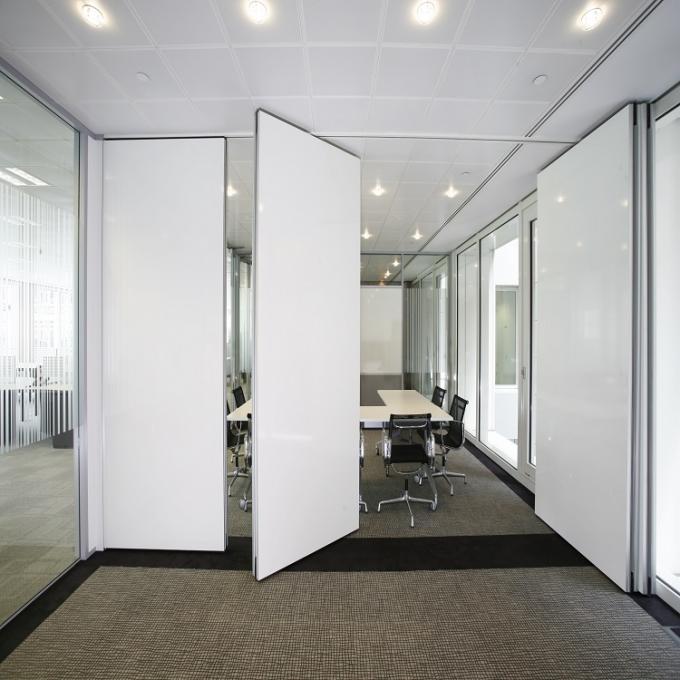 Wooden Operable Acoustic Movable Partition Walls / Hotel Banquet Hall Sliding Folding Partition 1