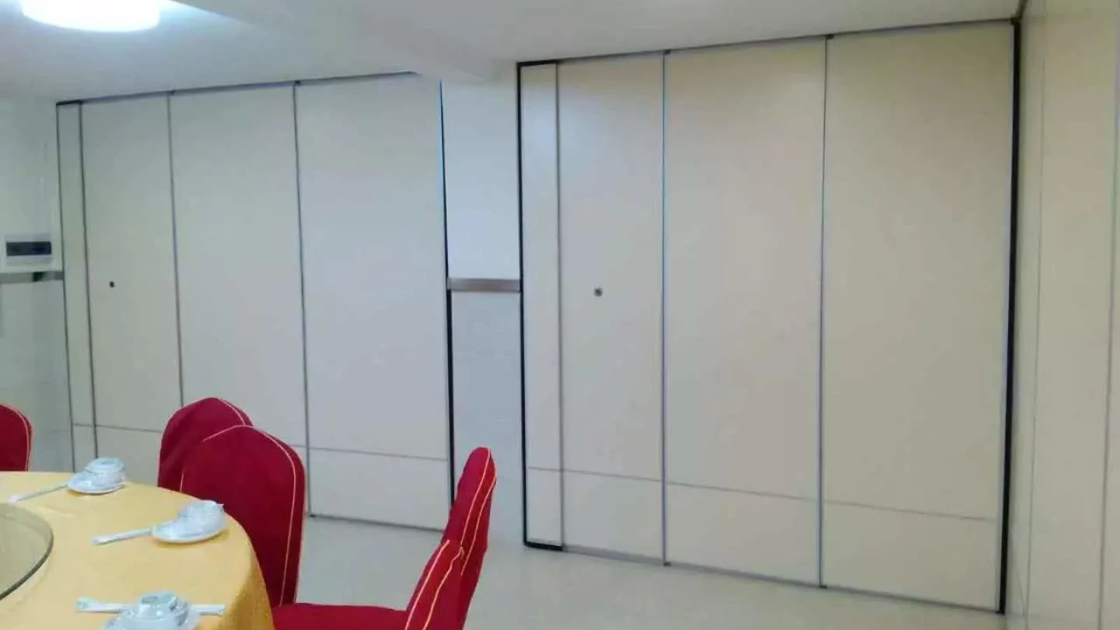Modern Office Sound Proofing Lowes Acoustic Room Dividers Top Hanging System — editorial 16:9 application view