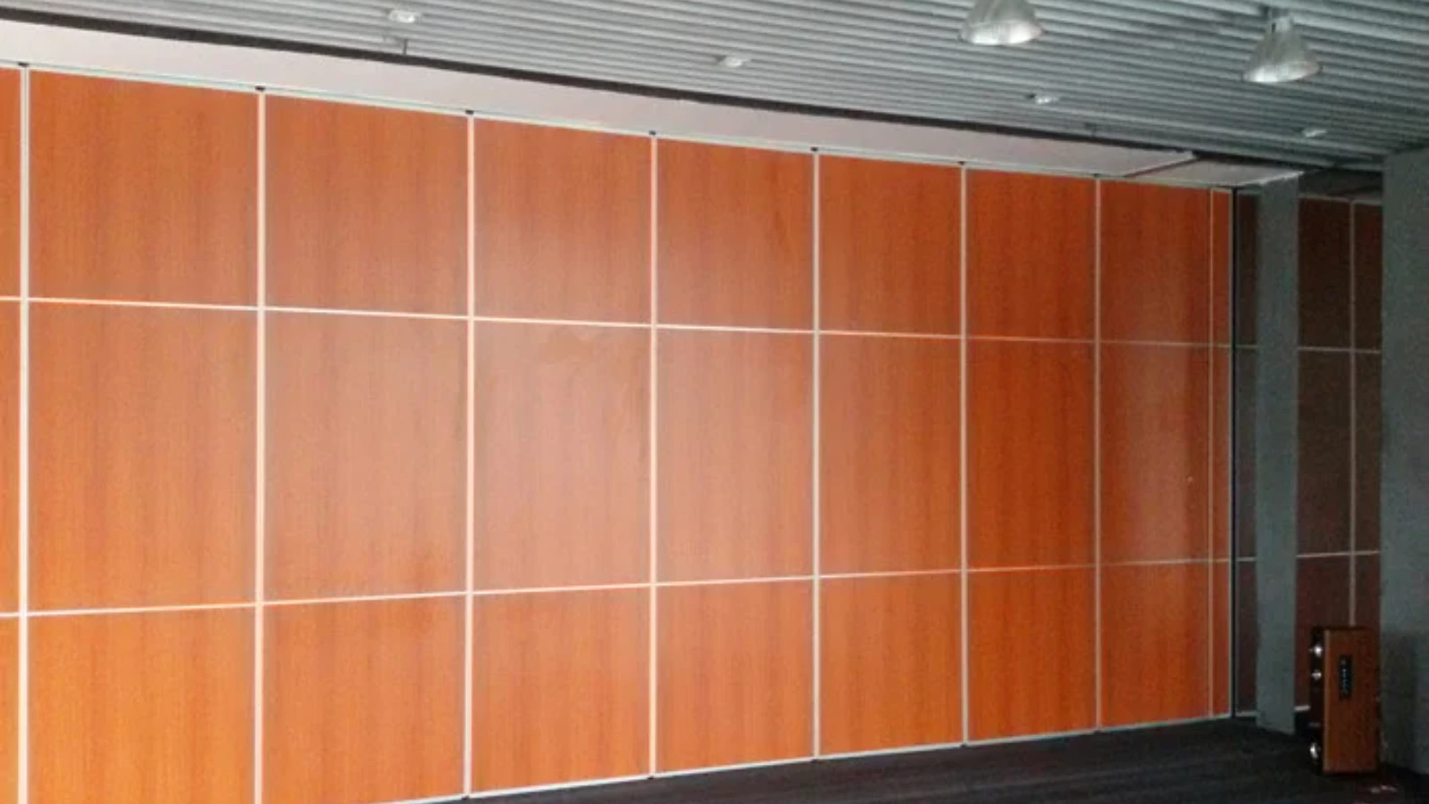 Wooden Banquet Hall Exhibition Partition Walls Room Dividers — editorial 16:9 application view
