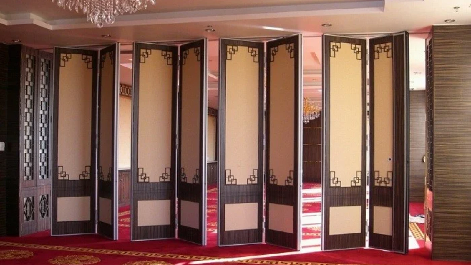 Aluminum Track Wooden Surface Movable Partition Walls for Banquet Hall — editorial 16:9 application view