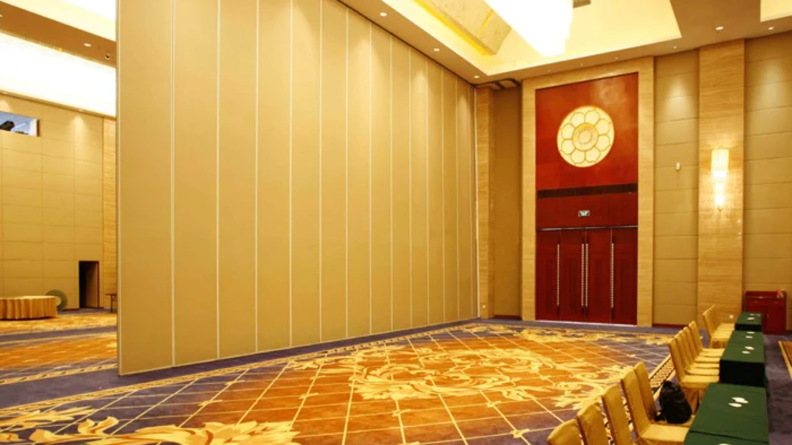 Top Hung Movable Partition , Sliding Partition Walls , 65mm Panel Melamine Surface — editorial 16:9 application view