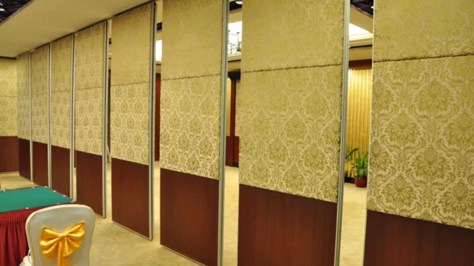 Veneer Hotel Moveable Wall Partitions , Sound Proof Interior Door — editorial 16:9 application view
